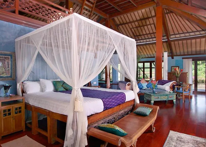 Pelangi Estate Villa *