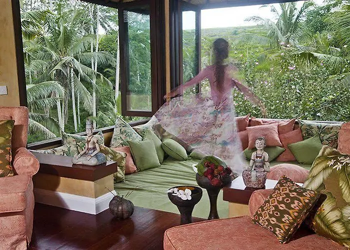Pelangi Estate Villa *